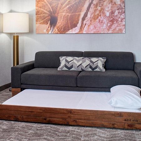 Springhill Suites By Marriott Grand Rapids West Грандвилл Экстерьер фото