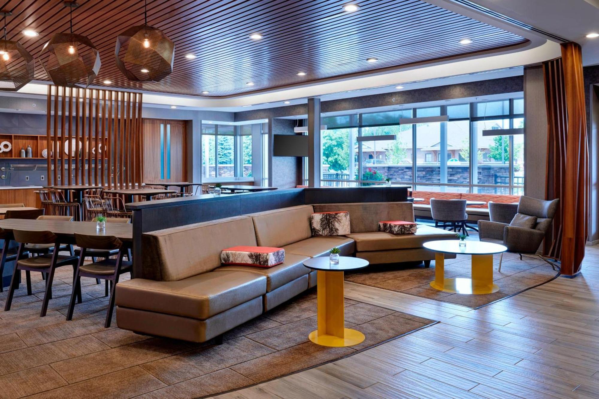 Springhill Suites By Marriott Grand Rapids West Грандвилл Экстерьер фото