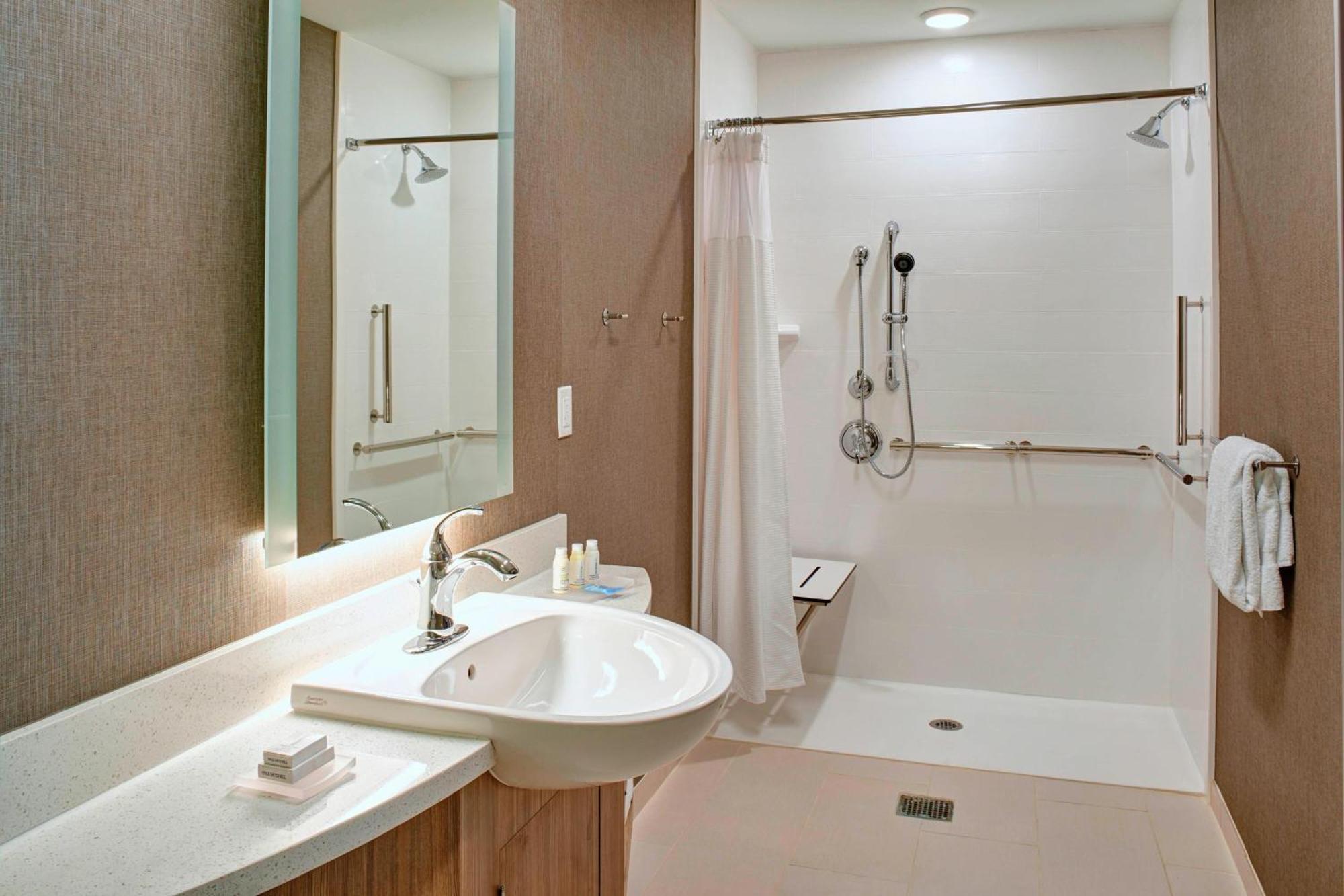 Springhill Suites By Marriott Grand Rapids West Грандвилл Экстерьер фото