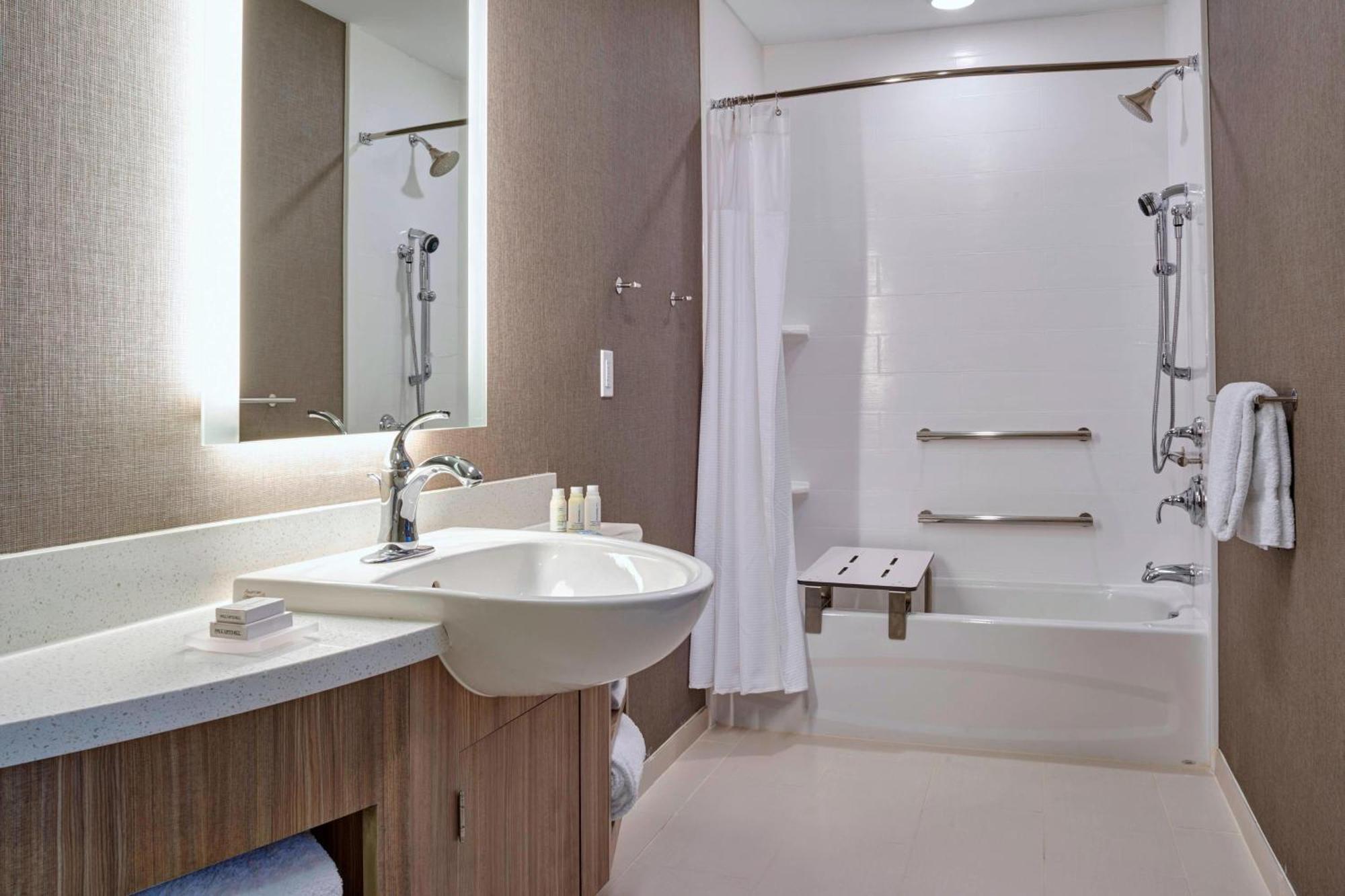 Springhill Suites By Marriott Grand Rapids West Грандвилл Экстерьер фото