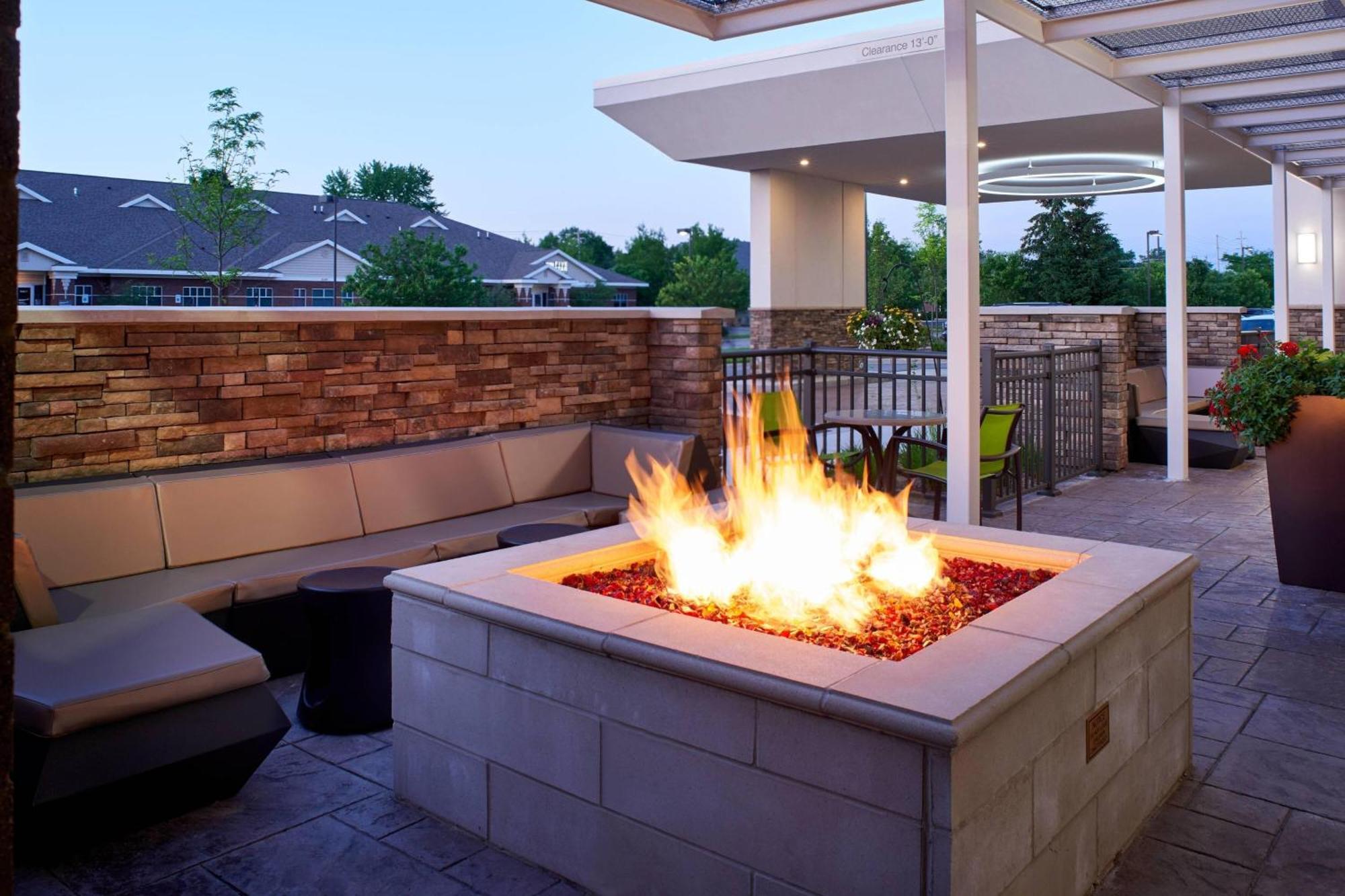 Springhill Suites By Marriott Grand Rapids West Грандвилл Экстерьер фото